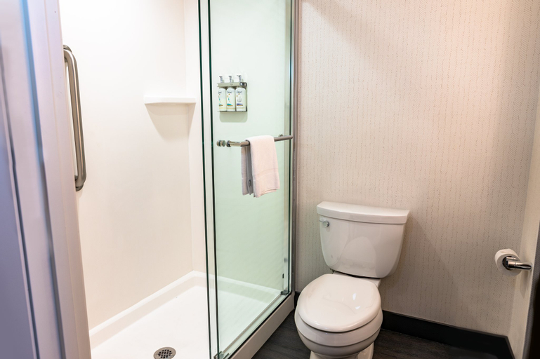 Bathroom 9