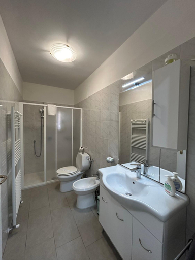 Bedroom 5, IN via venti, La Spezia