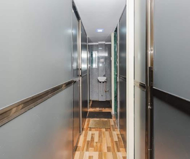 Others 5, Golden Sands Dormitory & Single AC Rooms, Mumbai Suburban