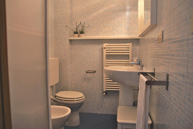 Bedroom 2, Appartamento con giardino Dolcemare, Genova