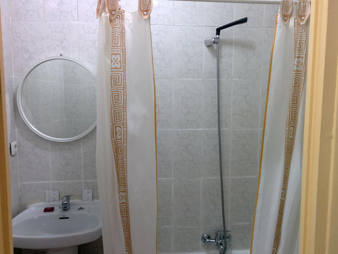 Bathroom 5, Hostal Santa Barbara, Toledo