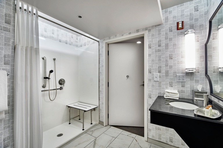 Hotel Indigo Cleveland Downtown, an IHG Hotel - Tap to explore photos
