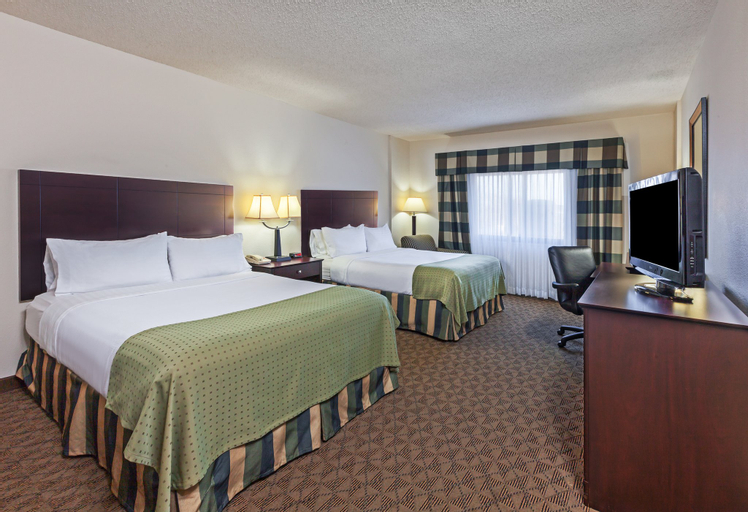Holiday Inn Springdale-Fayetteville Area - Tap to explore photos