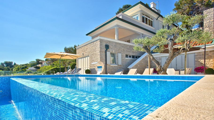 Others 3, Villa Sarah, Umag