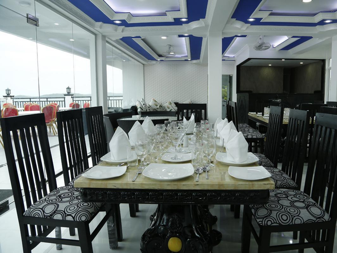 Food & Drinks 2, Villa Hotel, Trincomalee Town and Gravets