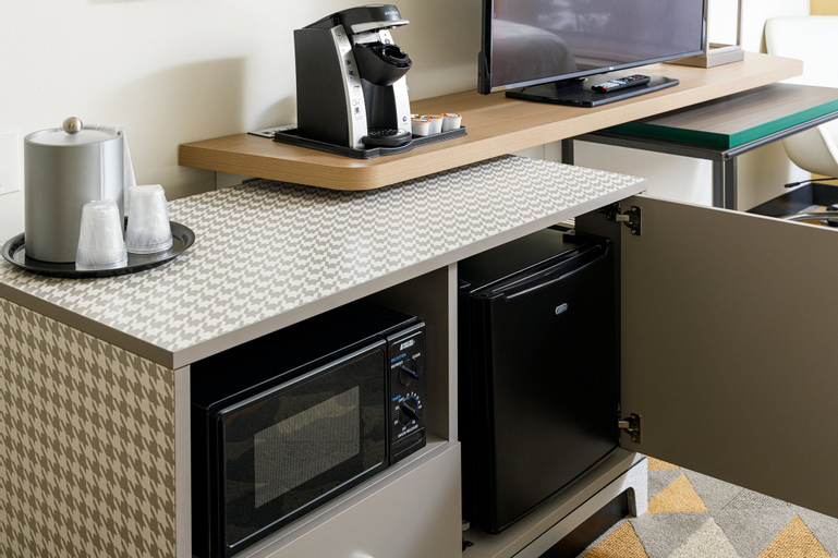 Holiday Inn Cleveland by IHG - Tap to explore photos
