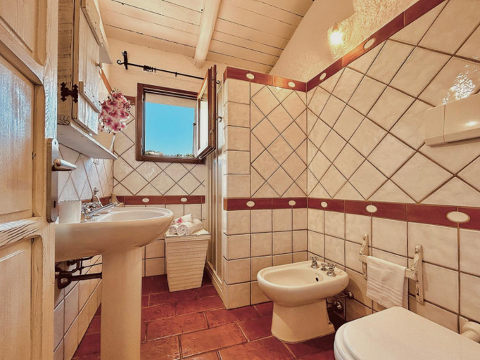Bathroom, Sea View Three-Bedroom House 50m from the Beach, Olbia-Tempio
