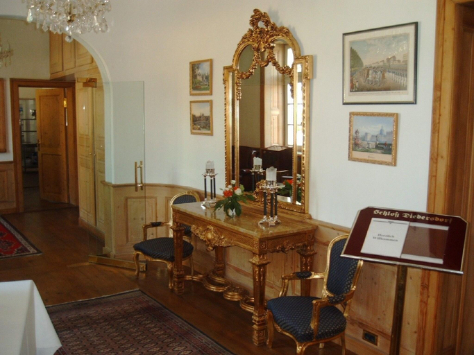 Public Area 3, Schloss Diedersdorf, Teltow-Fläming