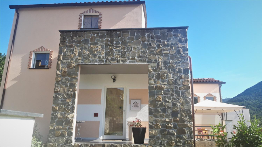 Exterior 16