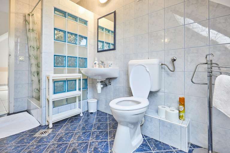 Others 3, ADA Apartmanhaz, Hajdúszoboszló