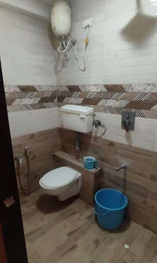 Bathroom, Hotel Maple View, Ahmadabad
