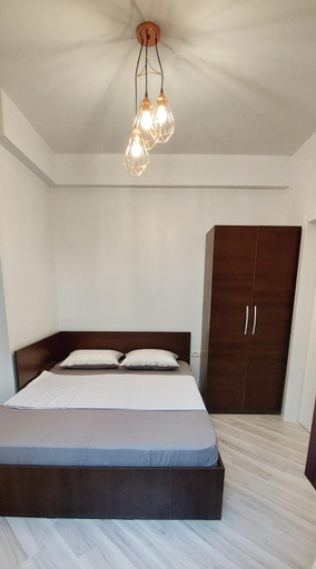 Others 4, Casa ELENIS, Tuzla