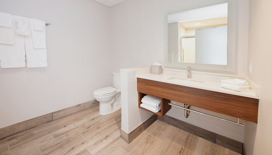 Bathroom 4