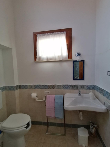 Others 4, Petronilla, Fermo