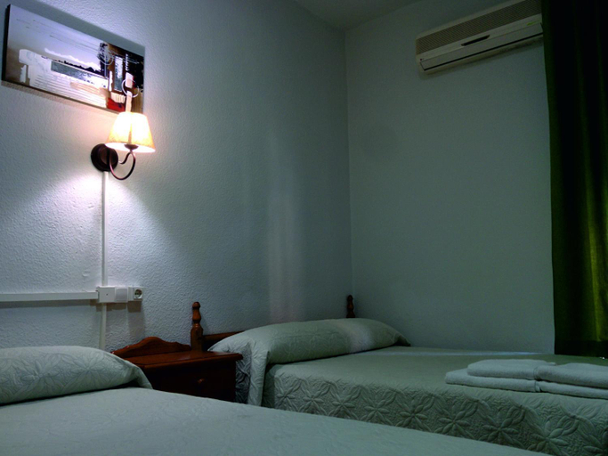 Bedroom 2, Hostal Santa Barbara, Toledo