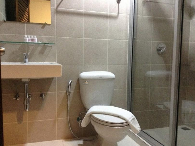 Bathroom 4, Mango Bedroom Inn, Ratchathewi