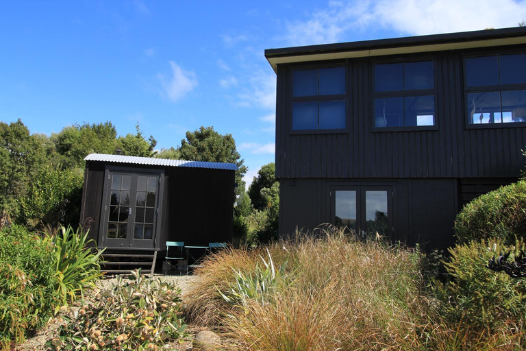Others 2, The Bird Hide - rustic luxury by the water, Dunedin