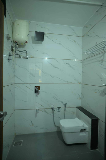 Bathroom, Hotel Aagman, Banas Kantha