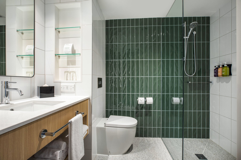 Bathroom 12