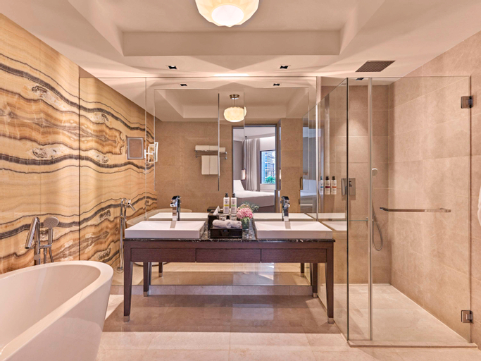 Bathroom 25