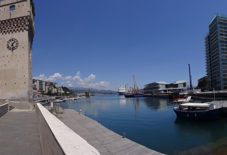 Others 5, Bed&BluUp, Savona