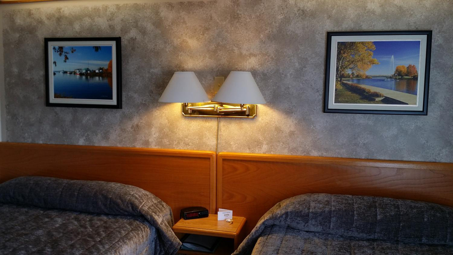 Others 5, Lakeview Inn, Algoma