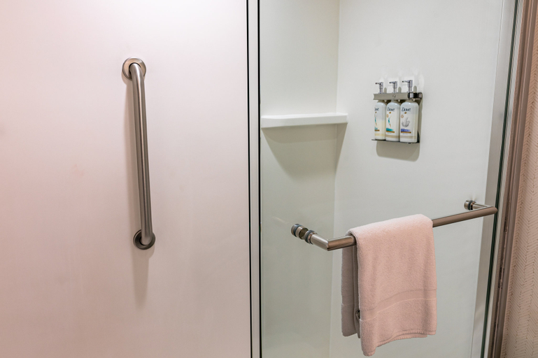Bathroom 10