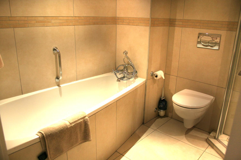 Bathroom 3, Queens Casino and Hotel, Chris Hani