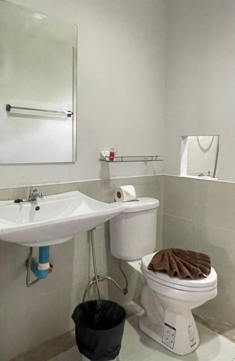 Bathroom 3, New Breakers Hotel Rawai, Phuket Island