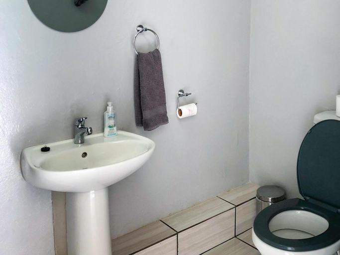 Bathroom 4