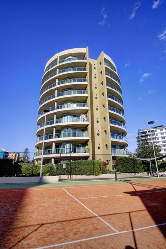 Sails Apartments, Great Lakes