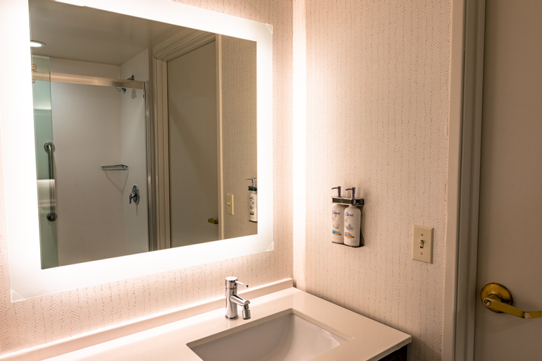 Bathroom 12