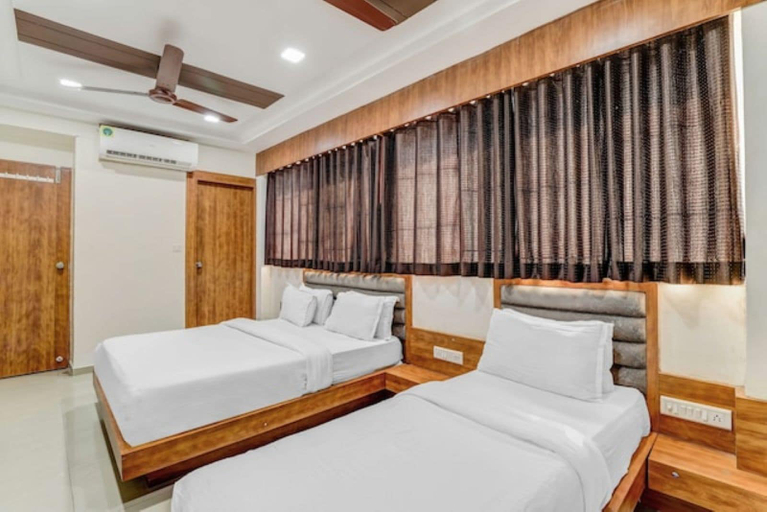 Bedroom 5, Hotel Maple View, Ahmadabad