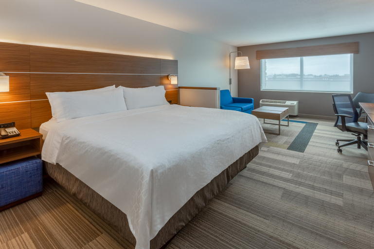 Holiday Inn Express & Suites Rice Lake - Tap to explore photos