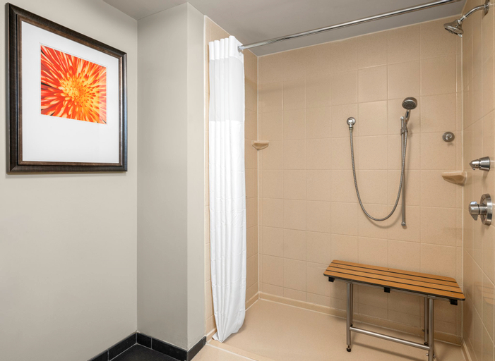 Staybridge Suites INDIANAPOLIS-AIRPORT - Tap to explore photos