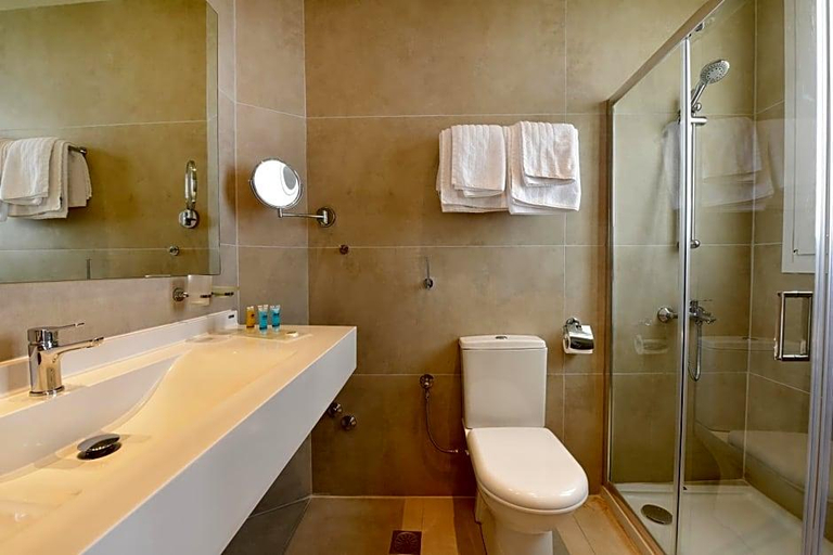 Bathroom 4, Hermes, South Aegean