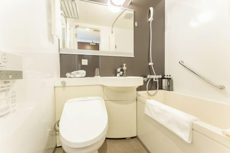 Bathroom 15