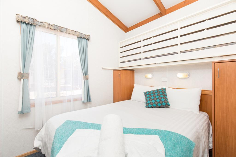 Bedroom 5, Golden River Holiday Park, Mildura - Pt A
