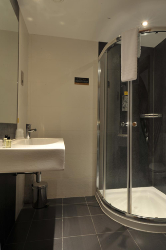 Bathroom 3, The Inn on Loch Lomond, Stirling