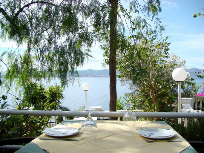 Food & Drinks 5, Pappas, Peloponnese