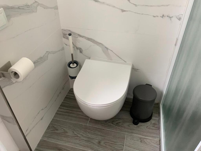 Bathroom 4, La Casetta, Novara