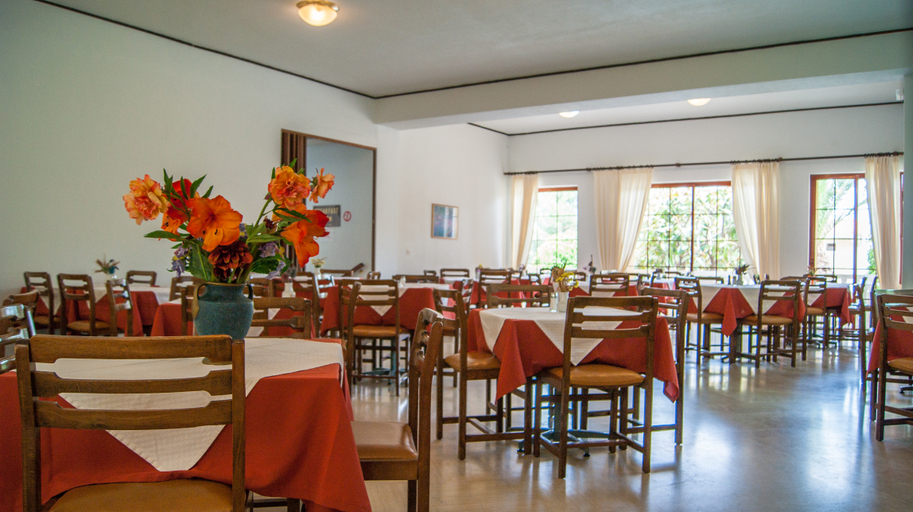 Food & Drinks 5, Iliessa Beach by GHH, Ionian Islands