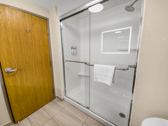 Bathroom 4
