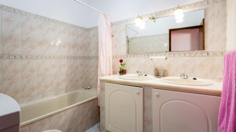 Bathroom 2, ★ Sea View ★ 1 Minute to Oldtown and Beach ★, Albufeira