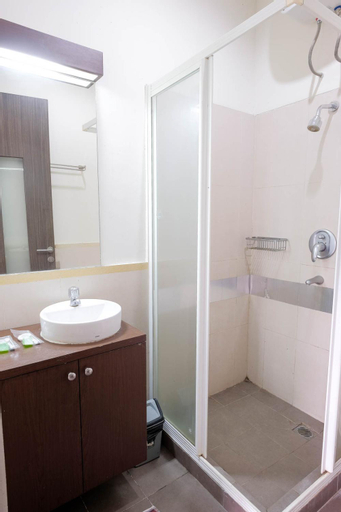 Bathroom 14