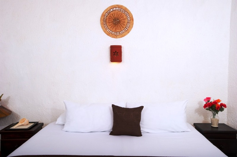Bedroom 2, Beachfront Hotel La Palapa, Lázaro Cárdenas
