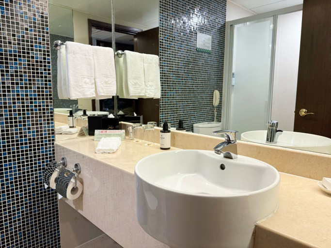 Bathroom 29