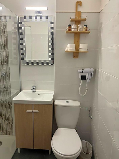 Bathroom, Resothel Group Le Cannet, Alpes-Maritimes