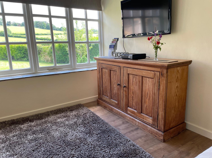 Others 4, Tegfan Garden Suite, Powys