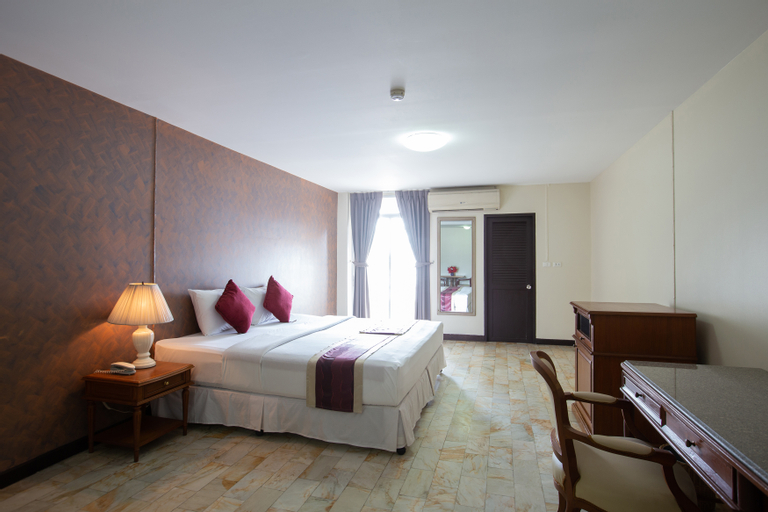 Bedroom 6